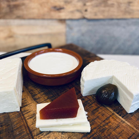 Specialty Cheese & Crema - Unimarket